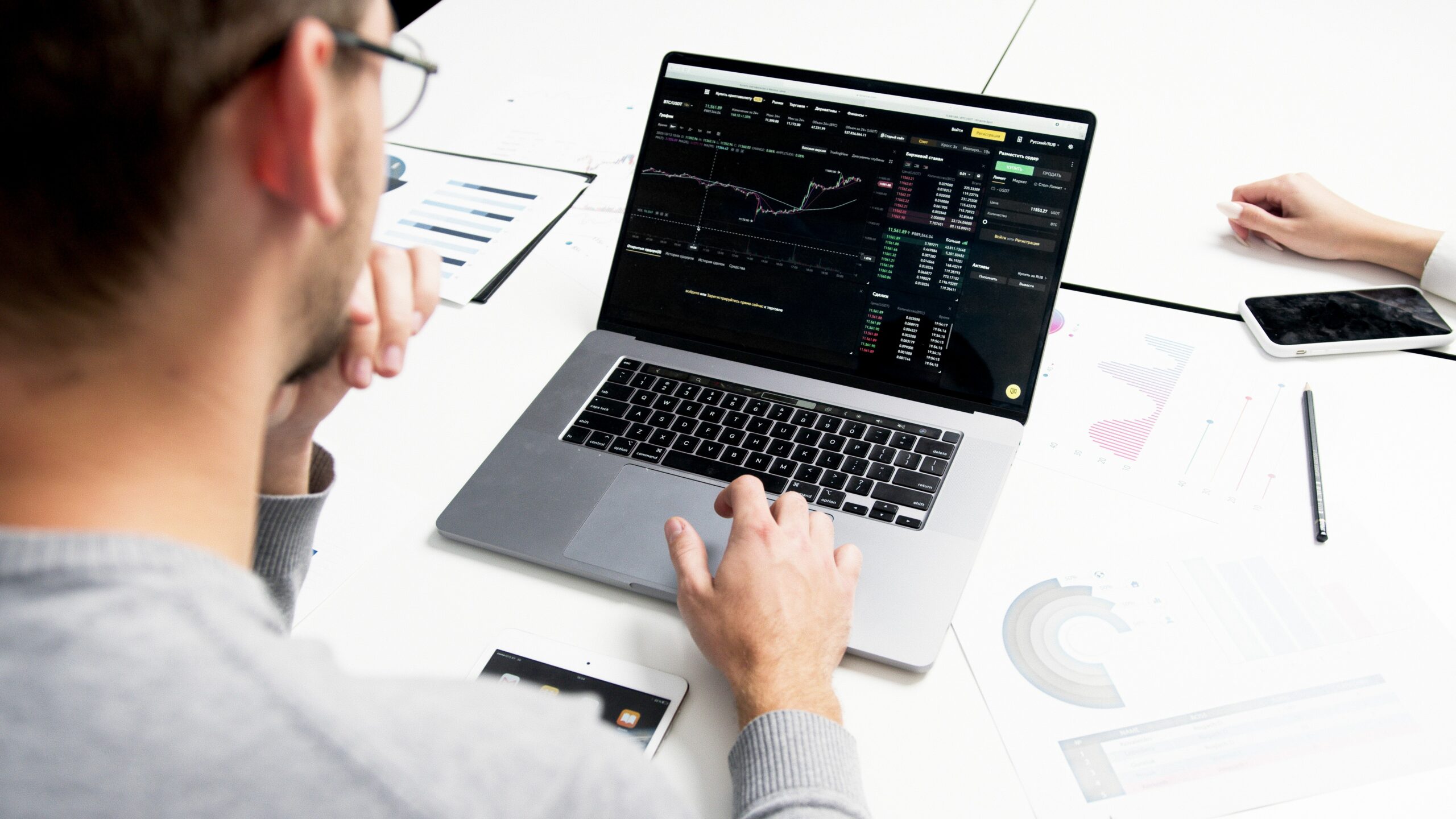 Tracker LLM pour PME : la solution simple pour ne pas disparaître de l’IA